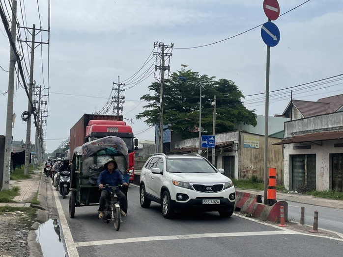 Chuẩn bị cấm xe tải 2 "tuyến đường đen" ở huyện Hóc Môn- Ảnh 1. Chuẩn bị cấm xe tải 2 "tuyến đường đen" ở huyện Hóc Môn- Ảnh 1.