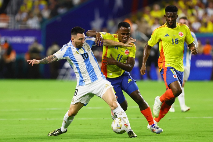 Messi rời sân trong nước mắt, Lautaro Martinez đưa Argentina vô địch Copa America 2024- Ảnh 2. Messi rời sân trong nước mắt, Lautaro Martinez đưa Argentina vô địch Copa America 2024- Ảnh 2.