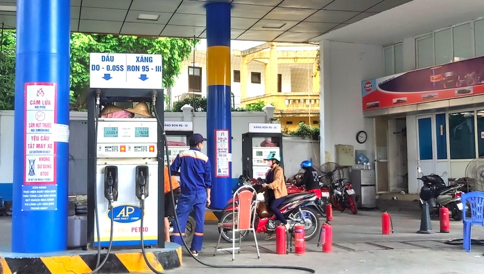 Quỹ Bình ổn giá xăng dầu: Băn khoăn phương thức quản lý- Ảnh 2. Quỹ Bình ổn giá xăng dầu: Băn khoăn phương thức quản lý- Ảnh 2.