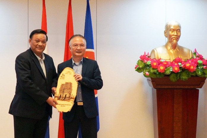 Ông Lê Kim Toàn dẫn đầu đoàn Bình Định đi xúc tiến đầu tư ở châu Âu- Ảnh 4. Ông Lê Kim Toàn dẫn đầu đoàn Bình Định đi xúc tiến đầu tư ở châu Âu- Ảnh 4.