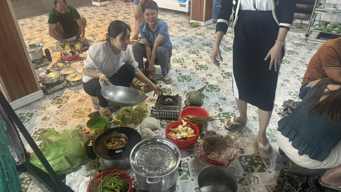 Hơn 700 khách kẹt trên đảo Nam Du, hàng ngàn khách đã rời Phú Quốc- Ảnh 2. Hơn 700 khách kẹt trên đảo Nam Du, hàng ngàn khách đã rời Phú Quốc- Ảnh 2.