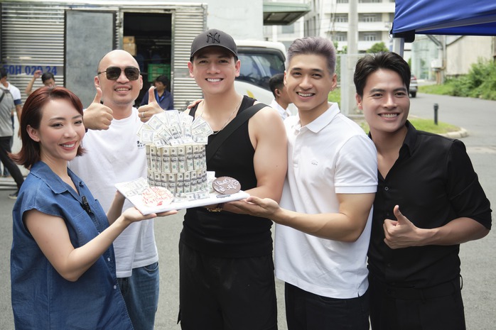 Thu Trang giới thiệu hai "chàng thơ" mới của mình- Ảnh 6. Thu Trang giới thiệu hai "chàng thơ" mới của mình- Ảnh 6.