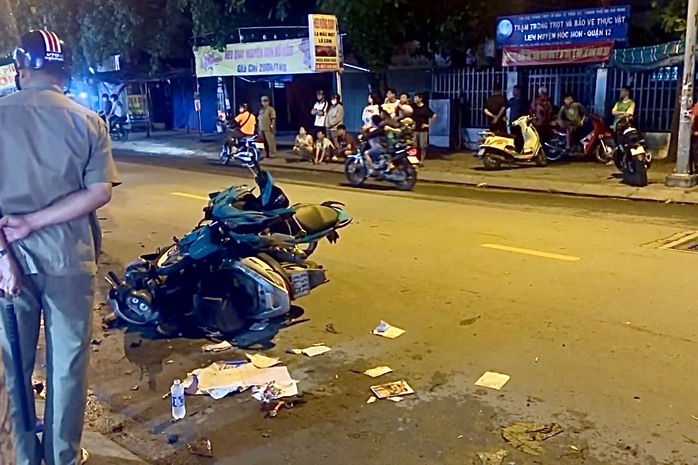 Tai nạn giao thông nghiêm trọng ở quận 12- Ảnh 1. Tai nạn giao thông nghiêm trọng ở quận 12- Ảnh 1.