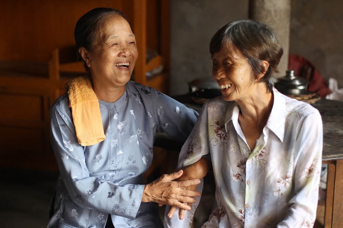 Việc cần làm hiện nay là chăm sóc tốt cho sức khỏe người cao tuổi để họ tuy già nhưng không yếu, già nhưng vẫn minh mẫn Ảnh: Hoàng Triều Việc cần làm hiện nay là chăm sóc tốt cho sức khỏe người cao tuổi để họ tuy già nhưng không yếu, già nhưng vẫn minh mẫn Ảnh: Hoàng Triều