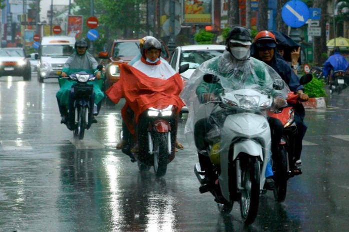 Hôm nay 17-7, TP HCM và Nam Bộ tiếp tục mưa dông- Ảnh 1. Hôm nay 17-7, TP HCM và Nam Bộ tiếp tục mưa dông- Ảnh 1.