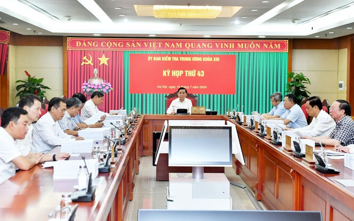 Ủy ban Kiểm tra Trung ương kỷ luật hàng loạt cán bộ lãnh đạo- Ảnh 1. Ủy ban Kiểm tra Trung ương kỷ luật hàng loạt cán bộ lãnh đạo- Ảnh 1.