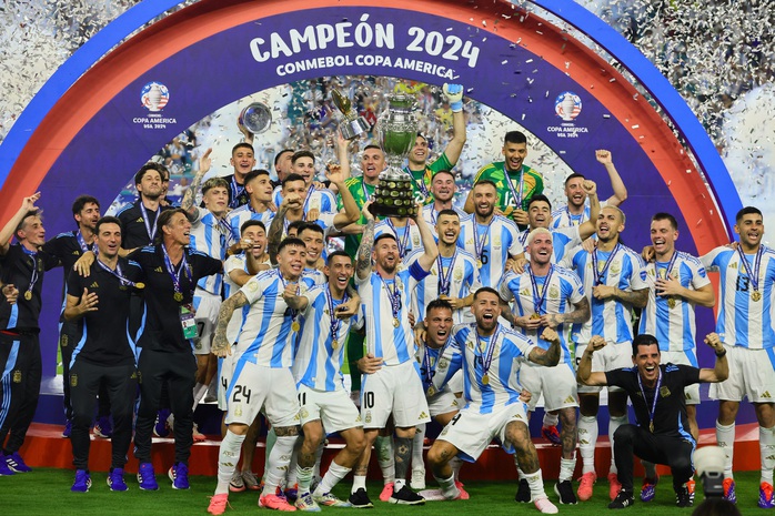 Chủ tịch LĐBĐ Colombia bị bắt sau trận chung kết Copa America- Ảnh 5. Chủ tịch LĐBĐ Colombia bị bắt sau trận chung kết Copa America- Ảnh 5.
