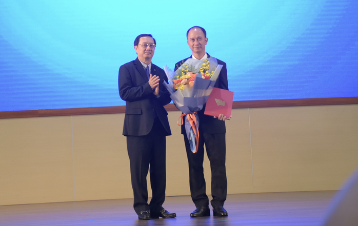 Bổ nhiệm 2 Phó Giám đốc ĐHQG TP HCM, trao quyết định thành lập Trường ĐH Khoa học Sức khỏe- Ảnh 1. Bổ nhiệm 2 Phó Giám đốc ĐHQG TP HCM, trao quyết định thành lập Trường ĐH Khoa học Sức khỏe- Ảnh 1.
