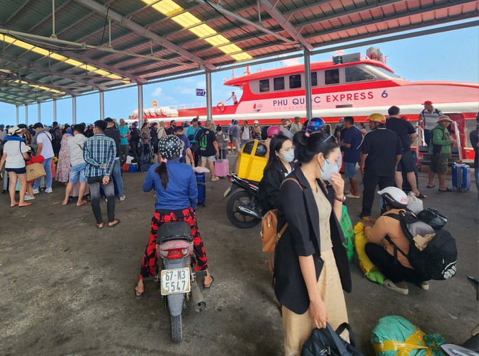 Tàu, phà đi Phú Quốc và Nam Du hoạt động trở lại- Ảnh 1. Tàu, phà đi Phú Quốc và Nam Du hoạt động trở lại- Ảnh 1.