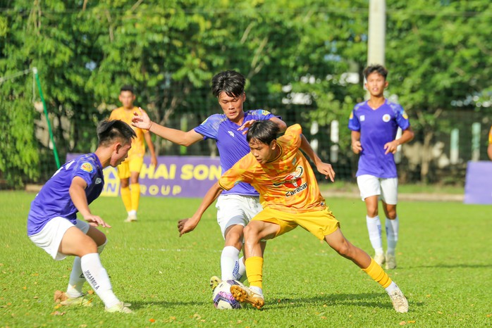 U17 Quốc gia: Xác định 8 đội vào tứ kết, chủ nhà Bà Rịa - Vũng Tàu bị loại- Ảnh 1. U17 Quốc gia: Xác định 8 đội vào tứ kết, chủ nhà Bà Rịa - Vũng Tàu bị loại- Ảnh 1.
