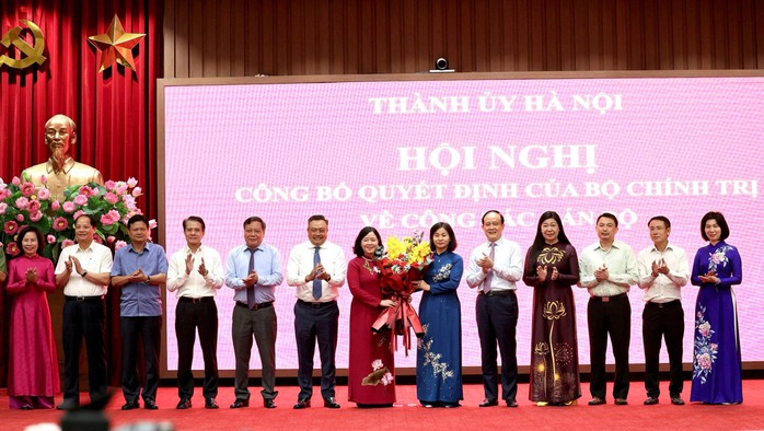 Tân Bí thư Hà Nội Bùi Thị Minh Hoài nói gì sau khi nhậm chức?- Ảnh 2. Tân Bí thư Hà Nội Bùi Thị Minh Hoài nói gì sau khi nhậm chức?- Ảnh 2.