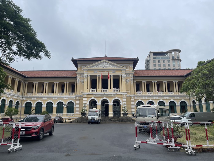 Hai cựu Cục trưởng Cục Đăng kiểm hầu toà- Ảnh 1. Hai cựu Cục trưởng Cục Đăng kiểm hầu toà- Ảnh 1.