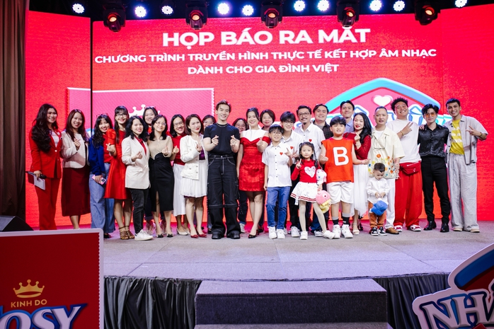 Hành trình "bỏ phố về quê" của gia đình Lâm Vỹ Dạ- Ảnh 1. Hành trình "bỏ phố về quê" của gia đình Lâm Vỹ Dạ- Ảnh 1.