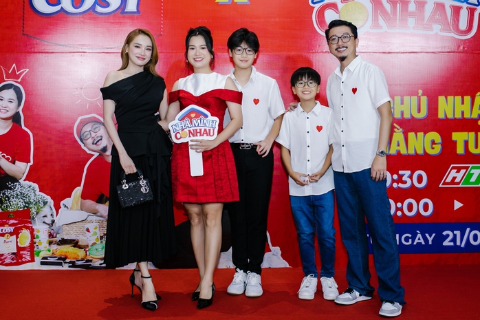 Hành trình "bỏ phố về quê" của gia đình Lâm Vỹ Dạ- Ảnh 2. Hành trình "bỏ phố về quê" của gia đình Lâm Vỹ Dạ- Ảnh 2.