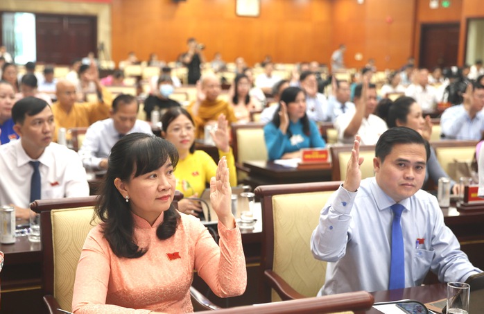 Chủ tịch HĐND TP HCM đề nghị khẩn trương hoàn thiện đề án sắp xếp đơn vị hành chính- Ảnh 2. Chủ tịch HĐND TP HCM đề nghị khẩn trương hoàn thiện đề án sắp xếp đơn vị hành chính- Ảnh 2.