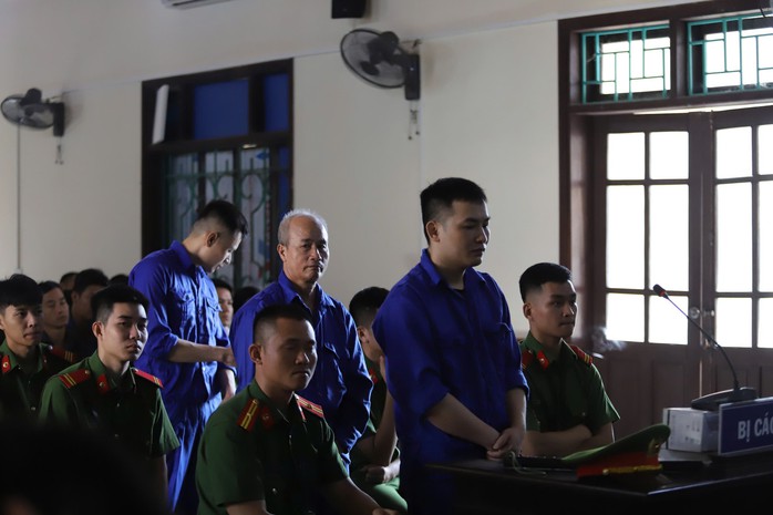Buôn ma túy, 2 cựu cán bộ cảnh sát điều tra tội phạm về ma túy lĩnh án- Ảnh 1. Buôn ma túy, 2 cựu cán bộ cảnh sát điều tra tội phạm về ma túy lĩnh án- Ảnh 1.