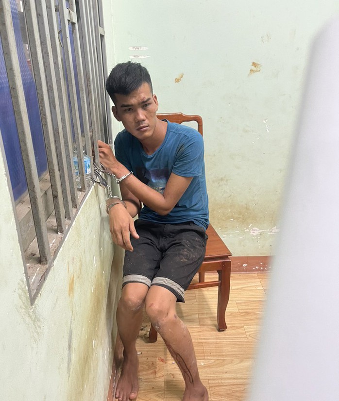 Bắt đối tượng chém đại úy công an trọng thương ở Bình Phước- Ảnh 1. Bắt đối tượng chém đại úy công an trọng thương ở Bình Phước- Ảnh 1.