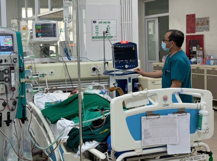 Chế biến thủ lợn đãi bạn bè, người đàn ông nguy kịch- Ảnh 1. Chế biến thủ lợn đãi bạn bè, người đàn ông nguy kịch- Ảnh 1.