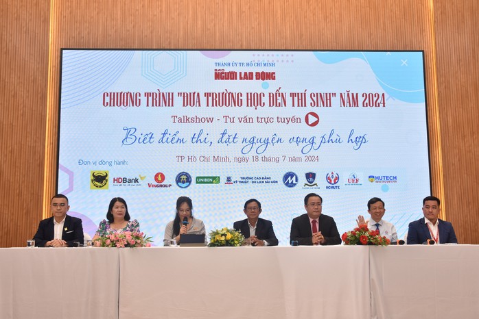 Tư vấn trực tuyến: Biết điểm thi, đặt nguyện vọng để dễ trúng tuyển- Ảnh 3. Tư vấn trực tuyến: Biết điểm thi, đặt nguyện vọng để dễ trúng tuyển- Ảnh 3.