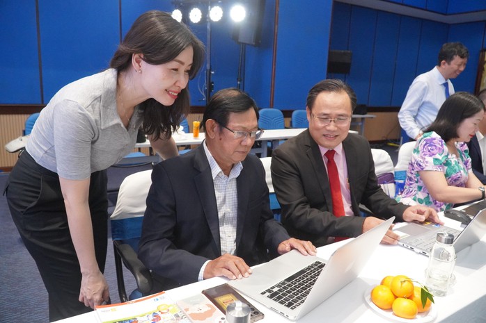 Tư vấn trực tuyến: Biết điểm thi, đặt nguyện vọng để dễ trúng tuyển- Ảnh 2. Tư vấn trực tuyến: Biết điểm thi, đặt nguyện vọng để dễ trúng tuyển- Ảnh 2.
