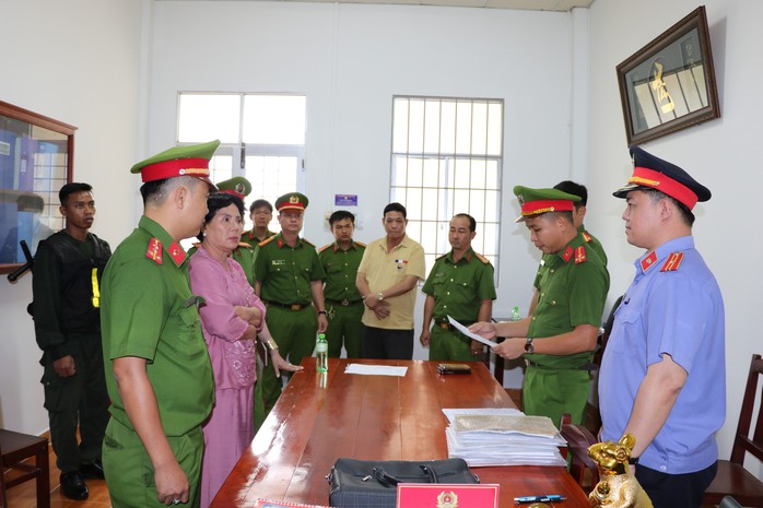 Bắt giam người đàn bà lừa bán đất “ma” ở Phú Quốc- Ảnh 2. Bắt giam người đàn bà lừa bán đất “ma” ở Phú Quốc- Ảnh 2.