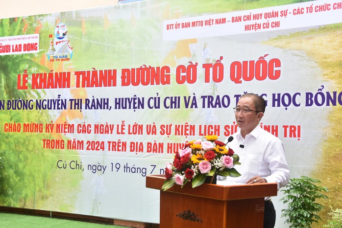 Khánh thành đường cờ Tổ quốc dài nhất TP HCM- Ảnh 2. Khánh thành đường cờ Tổ quốc dài nhất TP HCM- Ảnh 2.