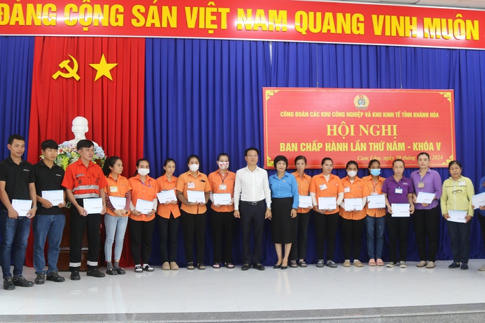 Công đoàn các KCN-KKT Khánh Hoà tổ chức nhiều hoạt động chăm lo người lao động- Ảnh 4. Công đoàn các KCN-KKT Khánh Hoà tổ chức nhiều hoạt động chăm lo người lao động- Ảnh 4.