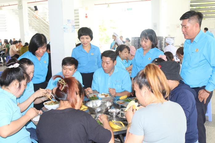 Công đoàn các KCN-KKT Khánh Hoà tổ chức nhiều hoạt động chăm lo người lao động- Ảnh 7. Công đoàn các KCN-KKT Khánh Hoà tổ chức nhiều hoạt động chăm lo người lao động- Ảnh 7.