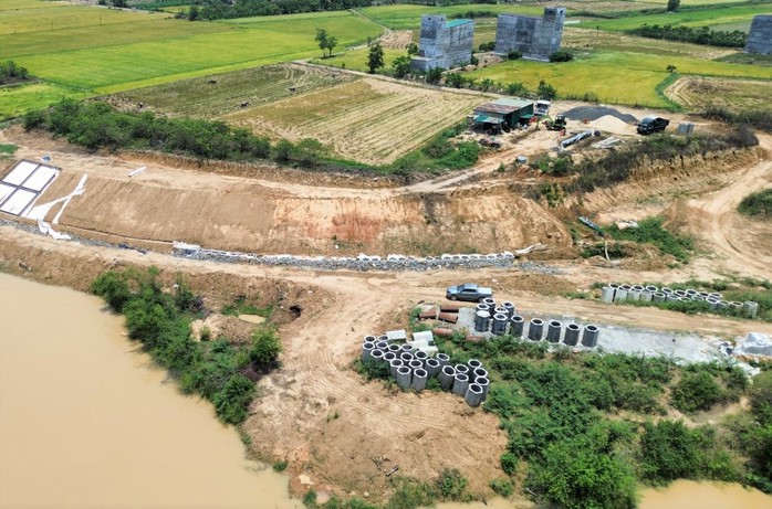 Thường trực HĐND tỉnh Đắk Lắk yêu cầu báo cáo dự án hơn trăm tỉ làm đủng đỉnh- Ảnh 2. Thường trực HĐND tỉnh Đắk Lắk yêu cầu báo cáo dự án hơn trăm tỉ làm đủng đỉnh- Ảnh 2.