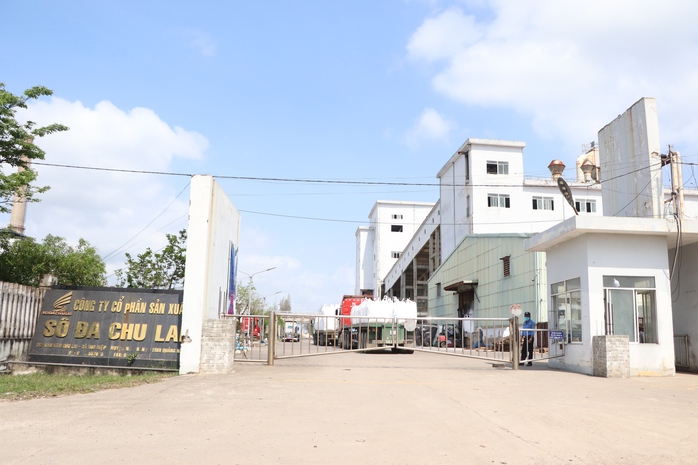 Nợ ngân hàng hàng ngàn tỉ đồng, nhà máy sô đa Chu Lai bị kê biên- Ảnh 2. Nợ ngân hàng hàng ngàn tỉ đồng, nhà máy sô đa Chu Lai bị kê biên- Ảnh 2.