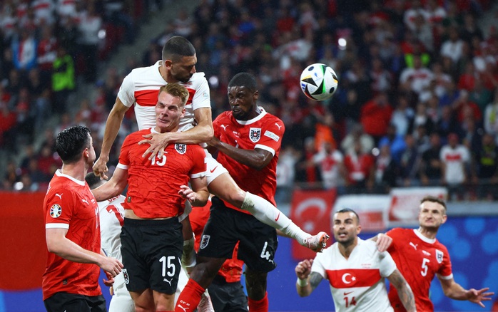 Euro 2024: Thắng Áo, tuyển Thổ Nhĩ Kỳ chạm trán Hà Lan ở tứ kết- Ảnh 2. Euro 2024: Thắng Áo, tuyển Thổ Nhĩ Kỳ chạm trán Hà Lan ở tứ kết- Ảnh 2.