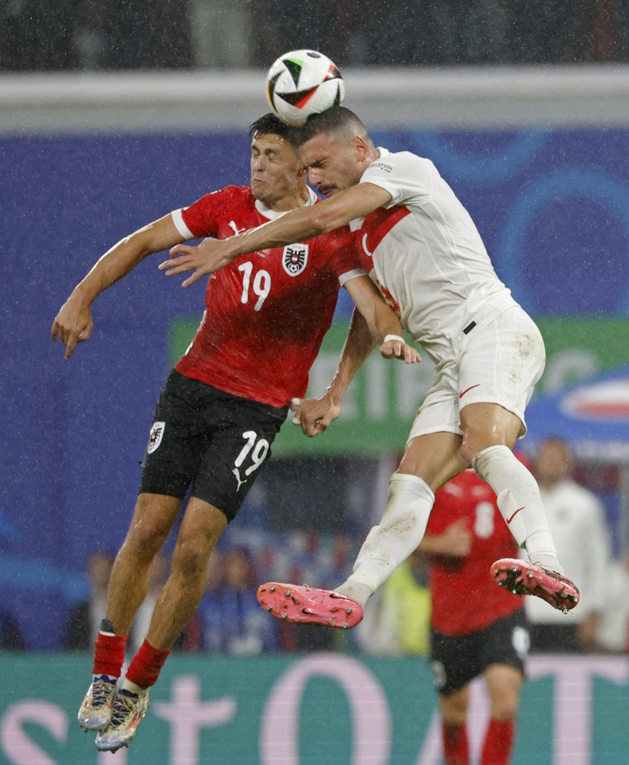 Euro 2024: Thắng Áo, tuyển Thổ Nhĩ Kỳ chạm trán Hà Lan ở tứ kết- Ảnh 4. Euro 2024: Thắng Áo, tuyển Thổ Nhĩ Kỳ chạm trán Hà Lan ở tứ kết- Ảnh 4.