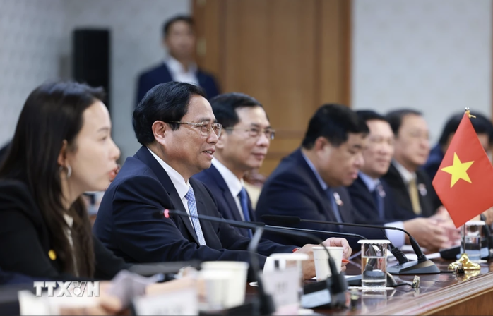 Thủ tướng Phạm Minh Chính và Thủ tướng Hàn Quốc Han Duck Soo ra Thông cáo báo chí chung- Ảnh 5. Thủ tướng Phạm Minh Chính và Thủ tướng Hàn Quốc Han Duck Soo ra Thông cáo báo chí chung- Ảnh 5.