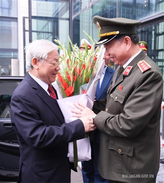 Tổng Bí thư Nguyễn Phú Trọng với lực lượng Công an nhân dân- Ảnh 3. Tổng Bí thư Nguyễn Phú Trọng với lực lượng Công an nhân dân- Ảnh 3.