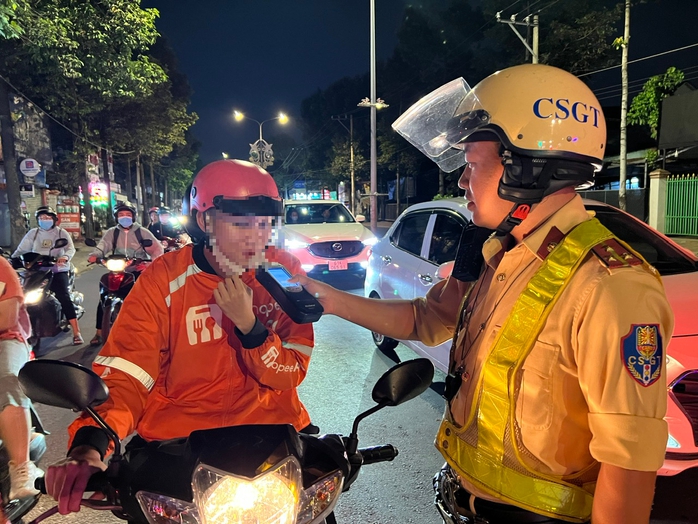 Một địa phương xử phạt lỗi vi phạm nồng độ cồn trên 150 tỉ đồng- Ảnh 1. Một địa phương xử phạt lỗi vi phạm nồng độ cồn trên 150 tỉ đồng- Ảnh 1.