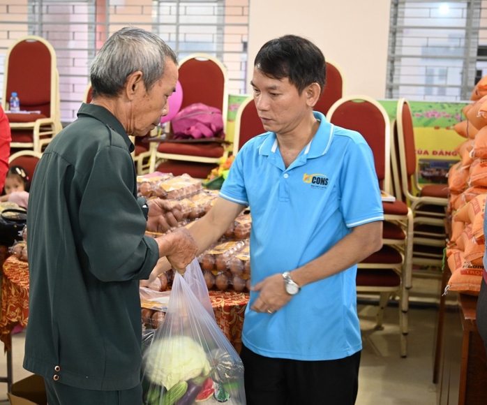 Bình Dương: Nhiều hoạt động hỗ trợ gia đình chính sách, người nghèo tại Dầu Tiếng- Ảnh 2. Bình Dương: Nhiều hoạt động hỗ trợ gia đình chính sách, người nghèo tại Dầu Tiếng- Ảnh 2.