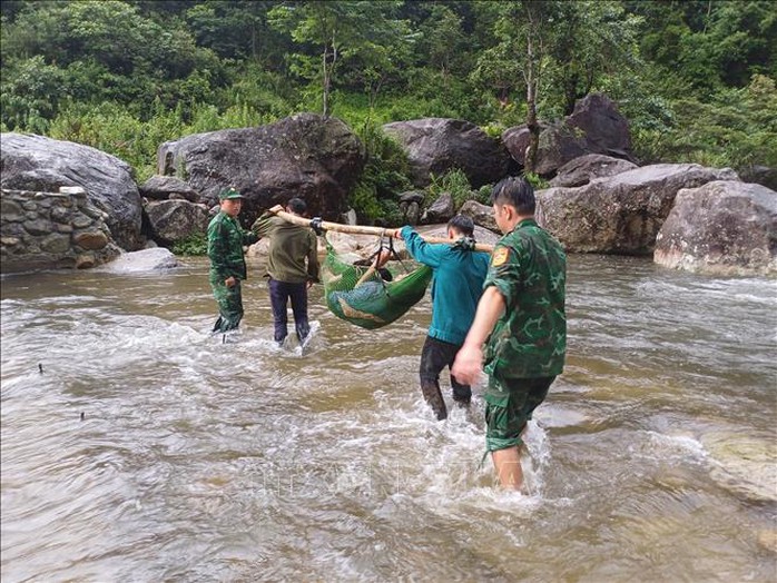 Người đàn ông sống sót sau 4 ngày rơi xuống vực trong rừng sâu- Ảnh 1. Người đàn ông sống sót sau 4 ngày rơi xuống vực trong rừng sâu- Ảnh 1.
