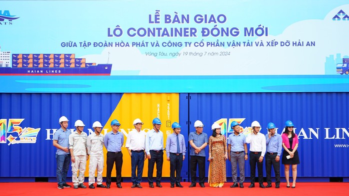 Hòa Phát bàn giao 350 vỏ container cho đối tác- Ảnh 1.