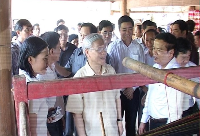 Hình ảnh Tổng Bí thư Nguyễn Phú Trọng với nhân dân huyện biên giới Thanh Hóa- Ảnh 4. Hình ảnh Tổng Bí thư Nguyễn Phú Trọng với nhân dân huyện biên giới Thanh Hóa- Ảnh 4.