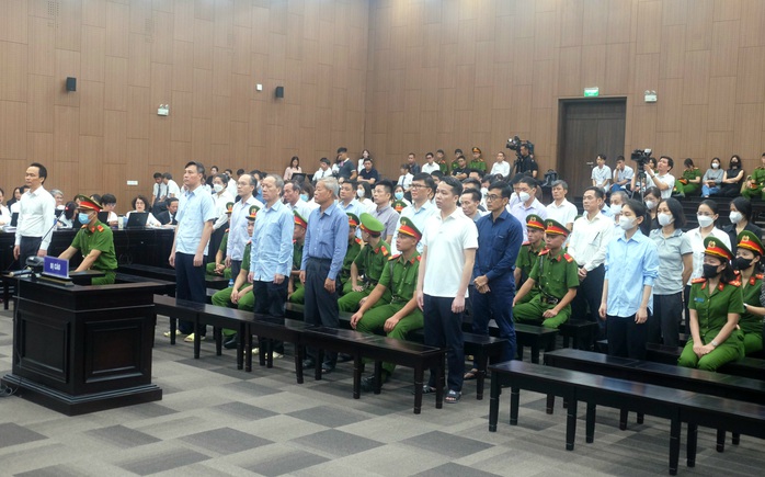 Vụ án cựu chủ tịch FLC Trịnh Văn Quyết: Thợ may bỗng nhiên làm chủ doanh nghiệp- Ảnh 1. Vụ án cựu chủ tịch FLC Trịnh Văn Quyết: Thợ may bỗng nhiên làm chủ doanh nghiệp- Ảnh 1.