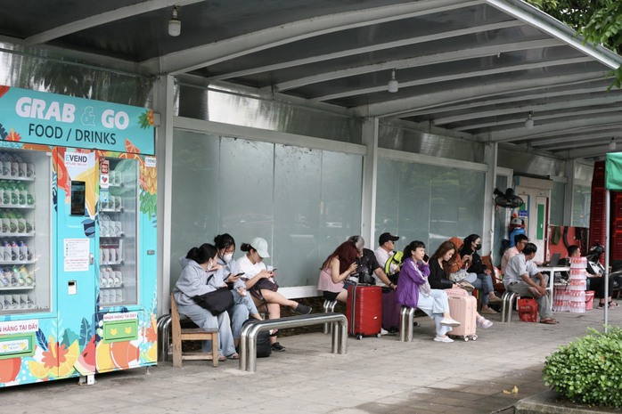 Cần mở thêm điểm đón, trả khách tuyến cố định- Ảnh 1. Cần mở thêm điểm đón, trả khách tuyến cố định- Ảnh 1.