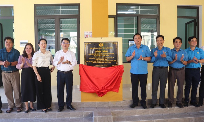 LĐLĐ tỉnh Quảng Bình bàn giao nhà nội trú cho giáo viên Trường Mầm non Lâm Thủy LĐLĐ tỉnh Quảng Bình bàn giao nhà nội trú cho giáo viên Trường Mầm non Lâm Thủy