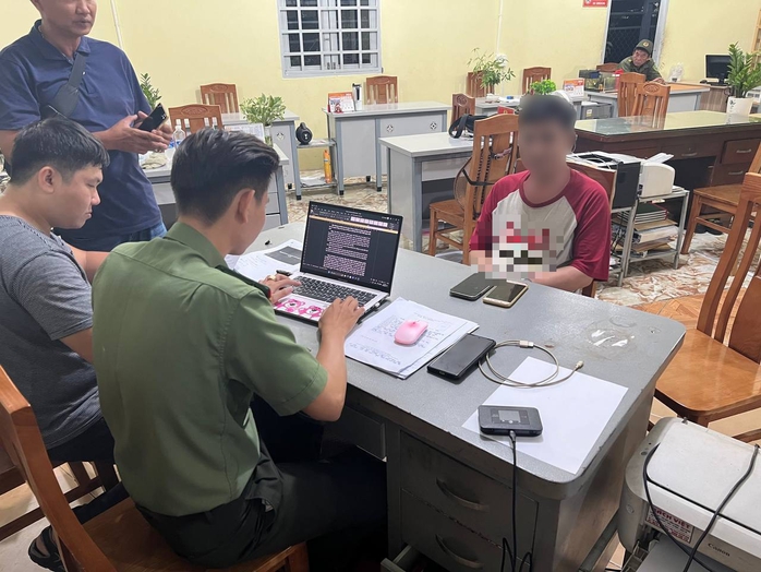 Công an TP HCM triệu tập 3 đối tượng xúc phạm Tổng Bí thư Nguyễn Phú Trọng- Ảnh 2. Công an TP HCM triệu tập 3 đối tượng xúc phạm Tổng Bí thư Nguyễn Phú Trọng- Ảnh 2.