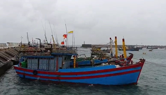 Đình chỉ hoạt động du lịch, vui chơi giải trí tại các khu vực biển, đảo- Ảnh 2. Đình chỉ hoạt động du lịch, vui chơi giải trí tại các khu vực biển, đảo- Ảnh 2.