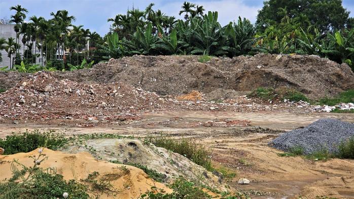 Đà Nẵng: Xác minh vụ đổ phế thải trái phép, biến ruộng thành bãi rác- Ảnh 1. Đà Nẵng: Xác minh vụ đổ phế thải trái phép, biến ruộng thành bãi rác- Ảnh 1.