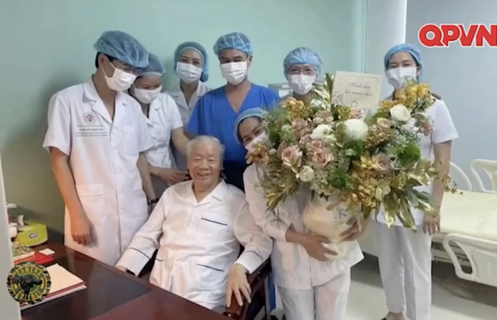 Bác sĩ chăm sóc sức khỏe: Tổng Bí thư Nguyễn Phú Trọng làm việc tới giờ phút cuối cùng- Ảnh 5. Bác sĩ chăm sóc sức khỏe: Tổng Bí thư Nguyễn Phú Trọng làm việc tới giờ phút cuối cùng- Ảnh 5.