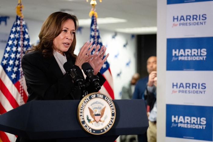 Phó Tổng thống Mỹ Kamala Harris phát biểu tại trụ sở chiến dịch tranh cử ở TP  Wilmington, bang Delaware hôm 22-7Ảnh: REUTERS