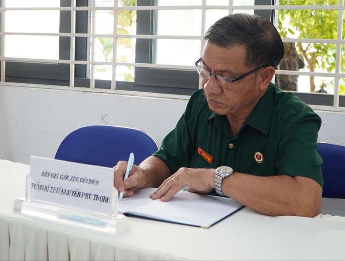 Xúc động không gian tưởng niệm Tổng Bí thư Nguyễn Phú Trọng tại quận Phú Nhuận- Ảnh 2. Xúc động không gian tưởng niệm Tổng Bí thư Nguyễn Phú Trọng tại quận Phú Nhuận- Ảnh 2.