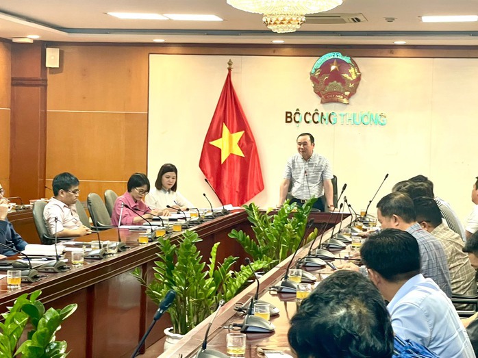 Một số đầu mối xăng dầu sẽ bị Bộ Công Thương theo dõi sát- Ảnh 1. Một số đầu mối xăng dầu sẽ bị Bộ Công Thương theo dõi sát- Ảnh 1.