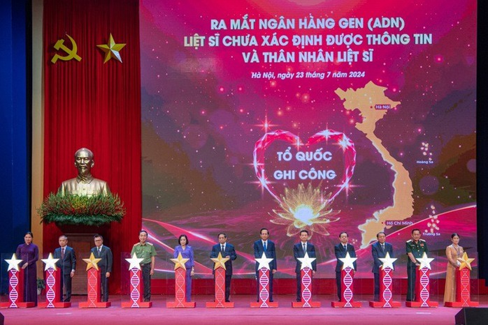 Thủ tướng Phạm Minh Chính: Luôn ghi nhớ, tri ân những người đã hy sinh vì Tổ quốc- Ảnh 6. Thủ tướng Phạm Minh Chính: Luôn ghi nhớ, tri ân những người đã hy sinh vì Tổ quốc- Ảnh 6.